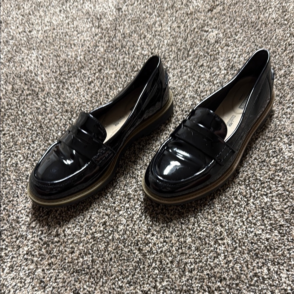 Clarks Black Leather Flats Slip-On Loafers - Picture 6 of 6